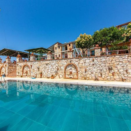 Hotel "San Saena " Radhimë المظهر الخارجي الصورة
