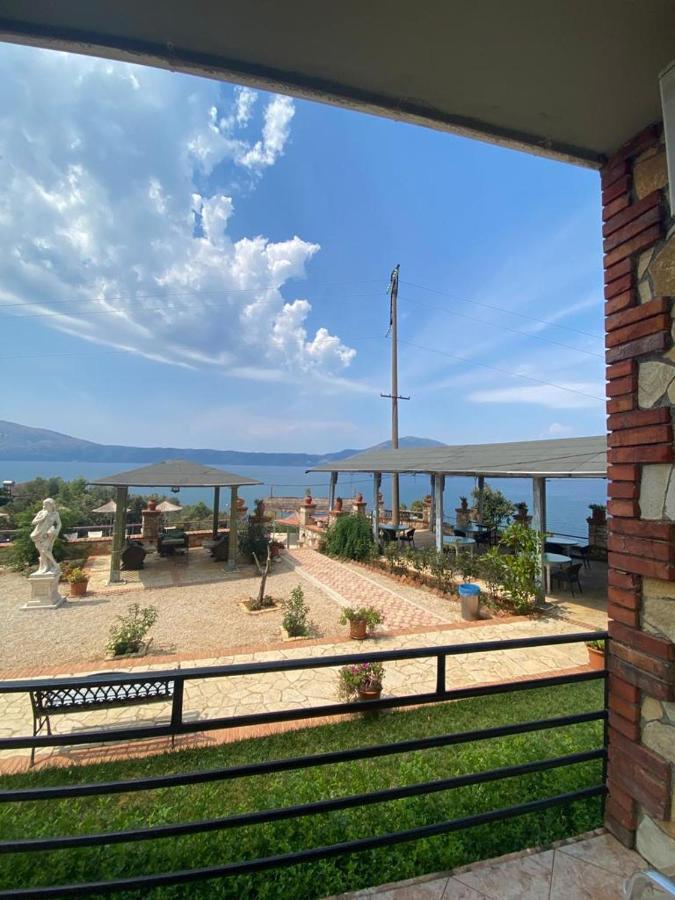 Hotel "San Saena " Radhimë المظهر الخارجي الصورة