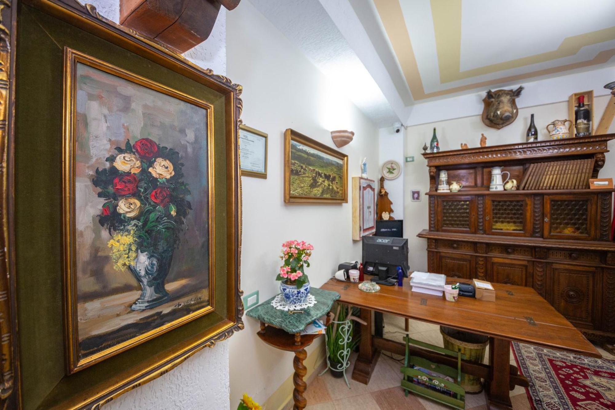 Hotel "San Saena " Radhimë المظهر الخارجي الصورة