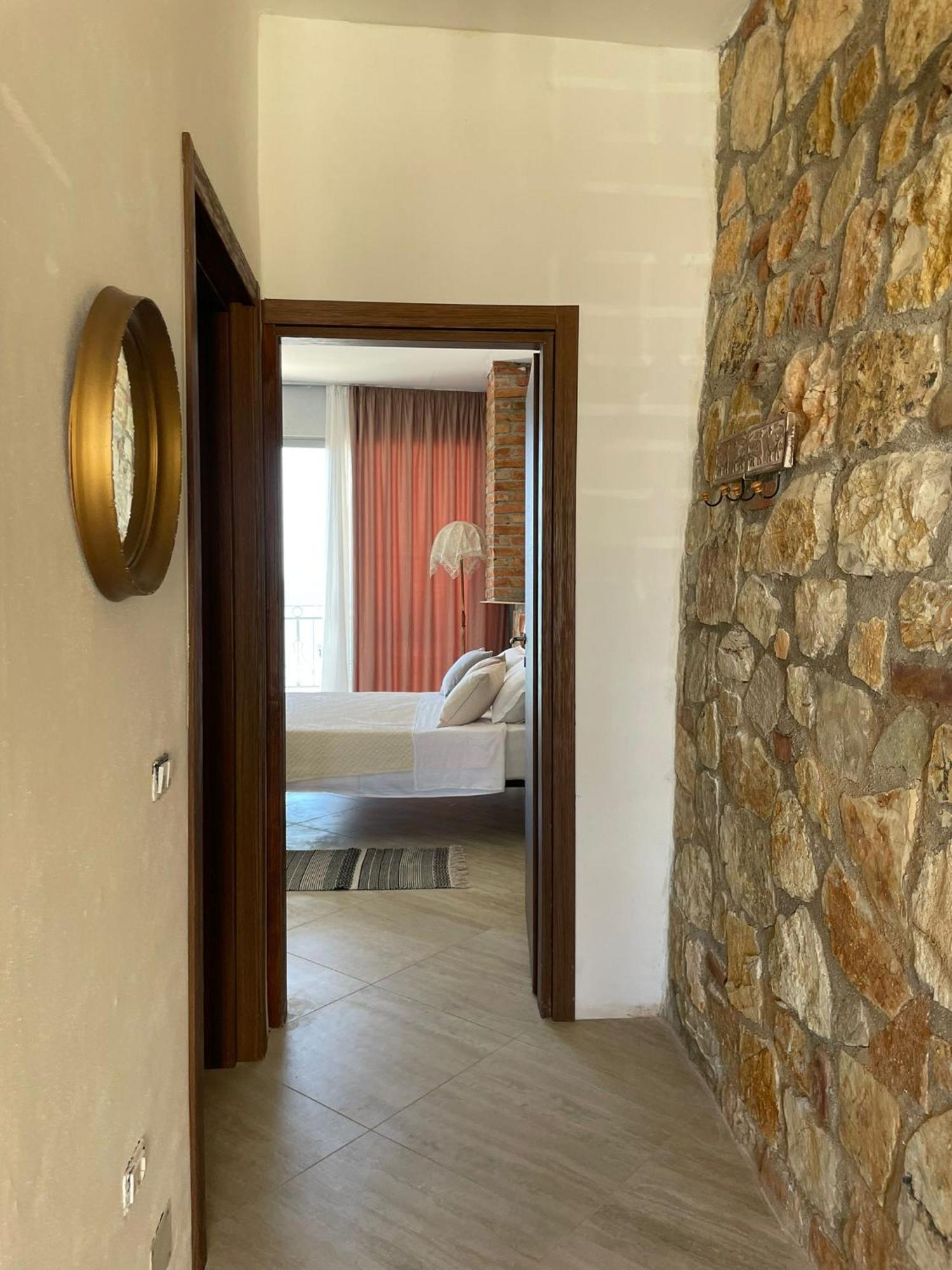 Hotel "San Saena " Radhimë المظهر الخارجي الصورة