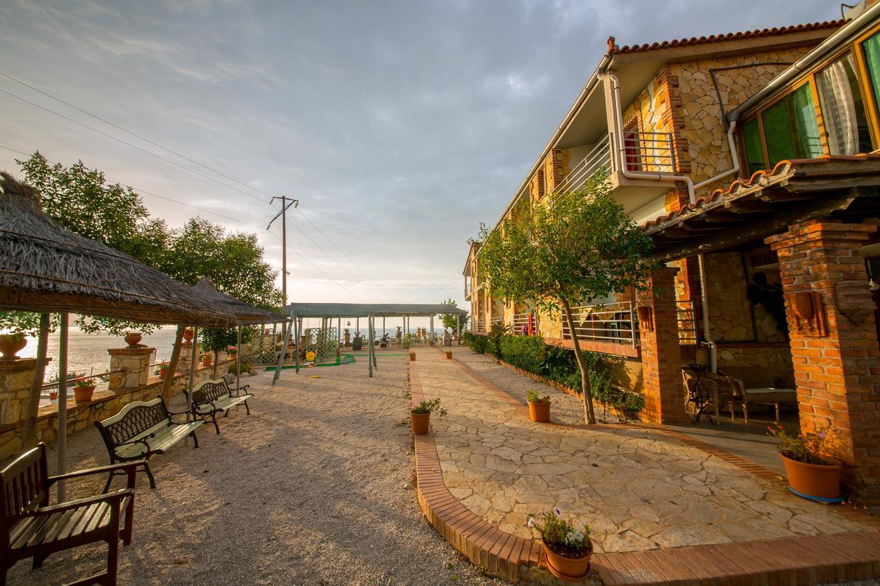 Hotel "San Saena " Radhimë المظهر الخارجي الصورة