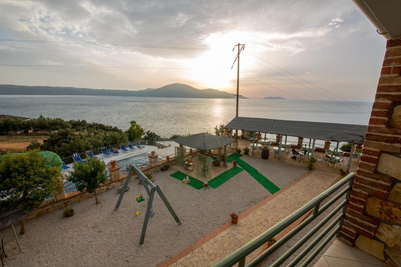 Hotel "San Saena " Radhimë المظهر الخارجي الصورة