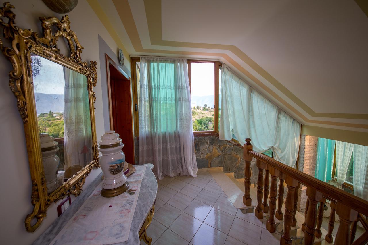 Hotel "San Saena " Radhimë المظهر الخارجي الصورة
