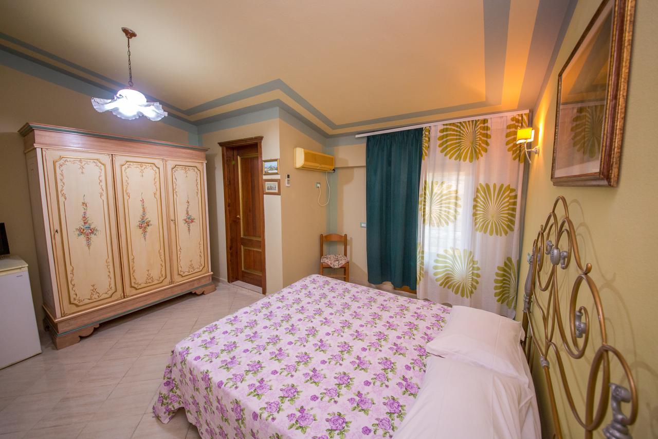 Hotel "San Saena " Radhimë المظهر الخارجي الصورة