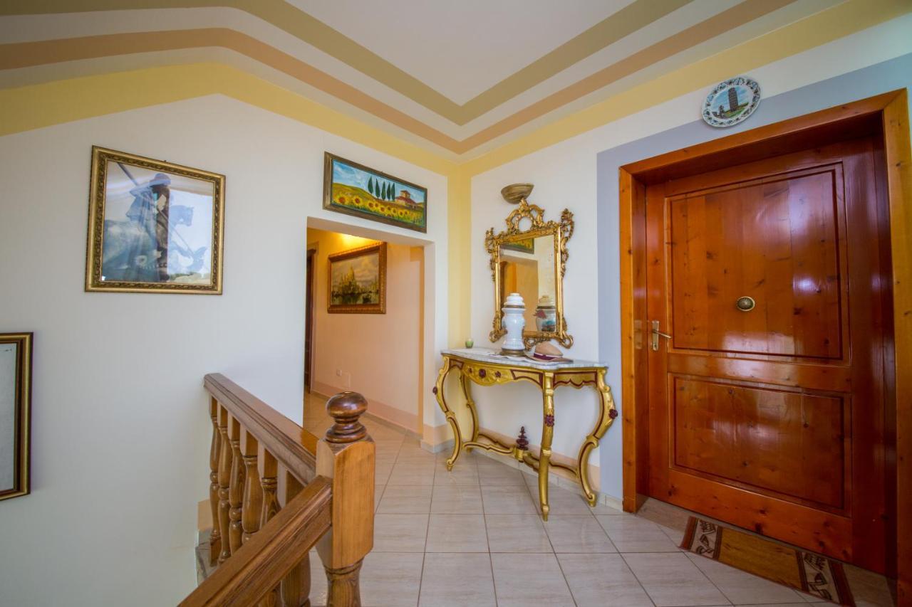 Hotel "San Saena " Radhimë المظهر الخارجي الصورة