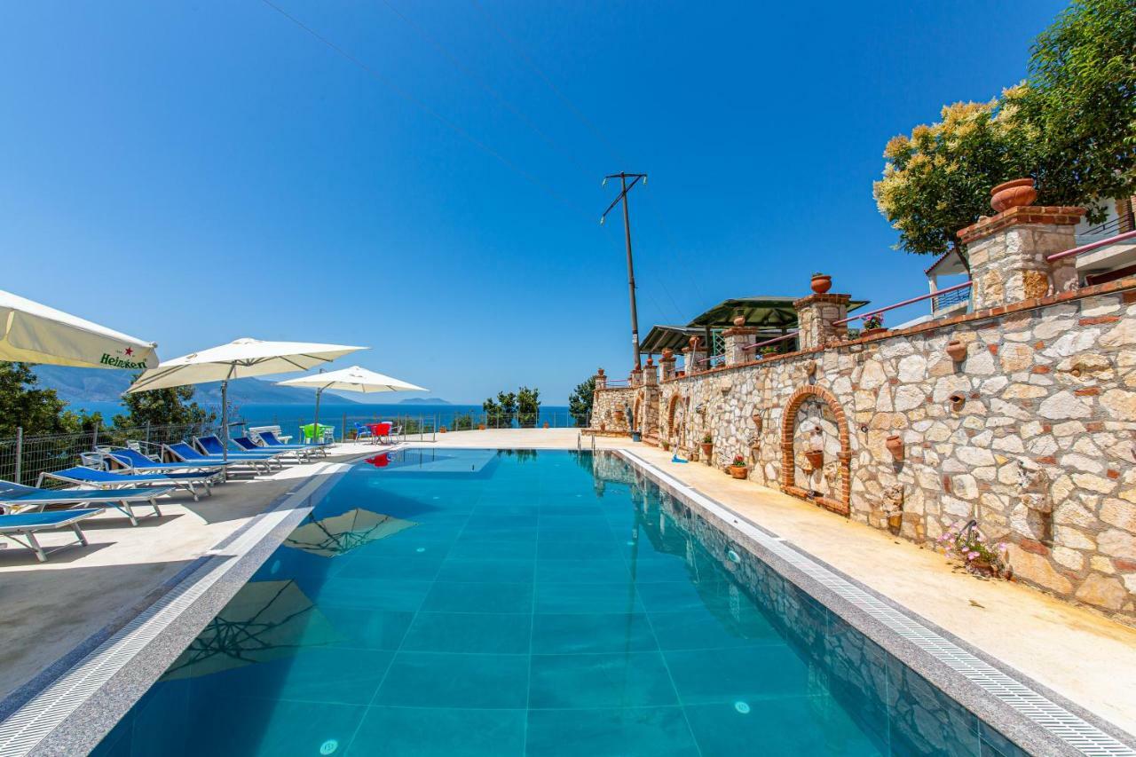 Hotel "San Saena " Radhimë المظهر الخارجي الصورة