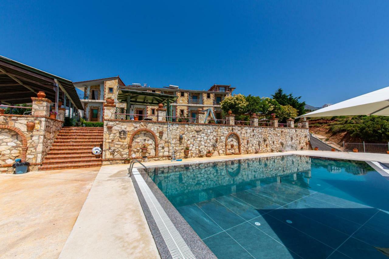 Hotel "San Saena " Radhimë المظهر الخارجي الصورة
